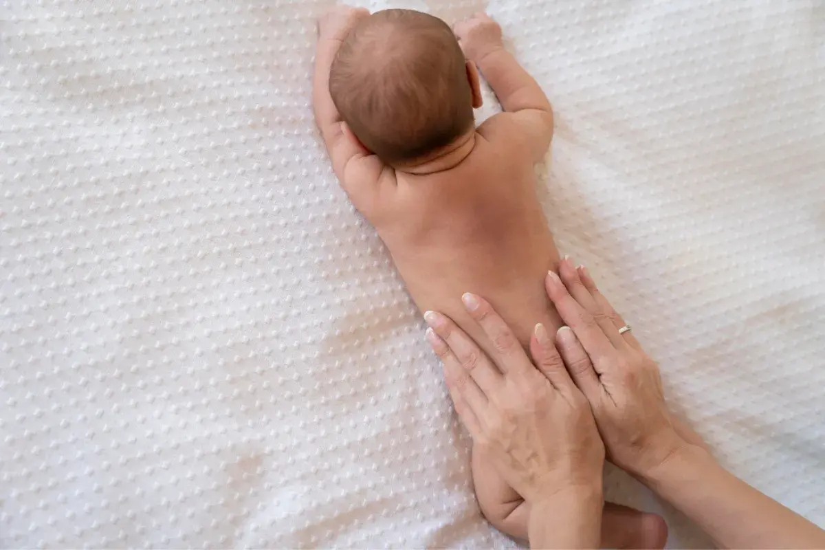 Massagem Shantala acalma e fortalece a relação com seu bebê